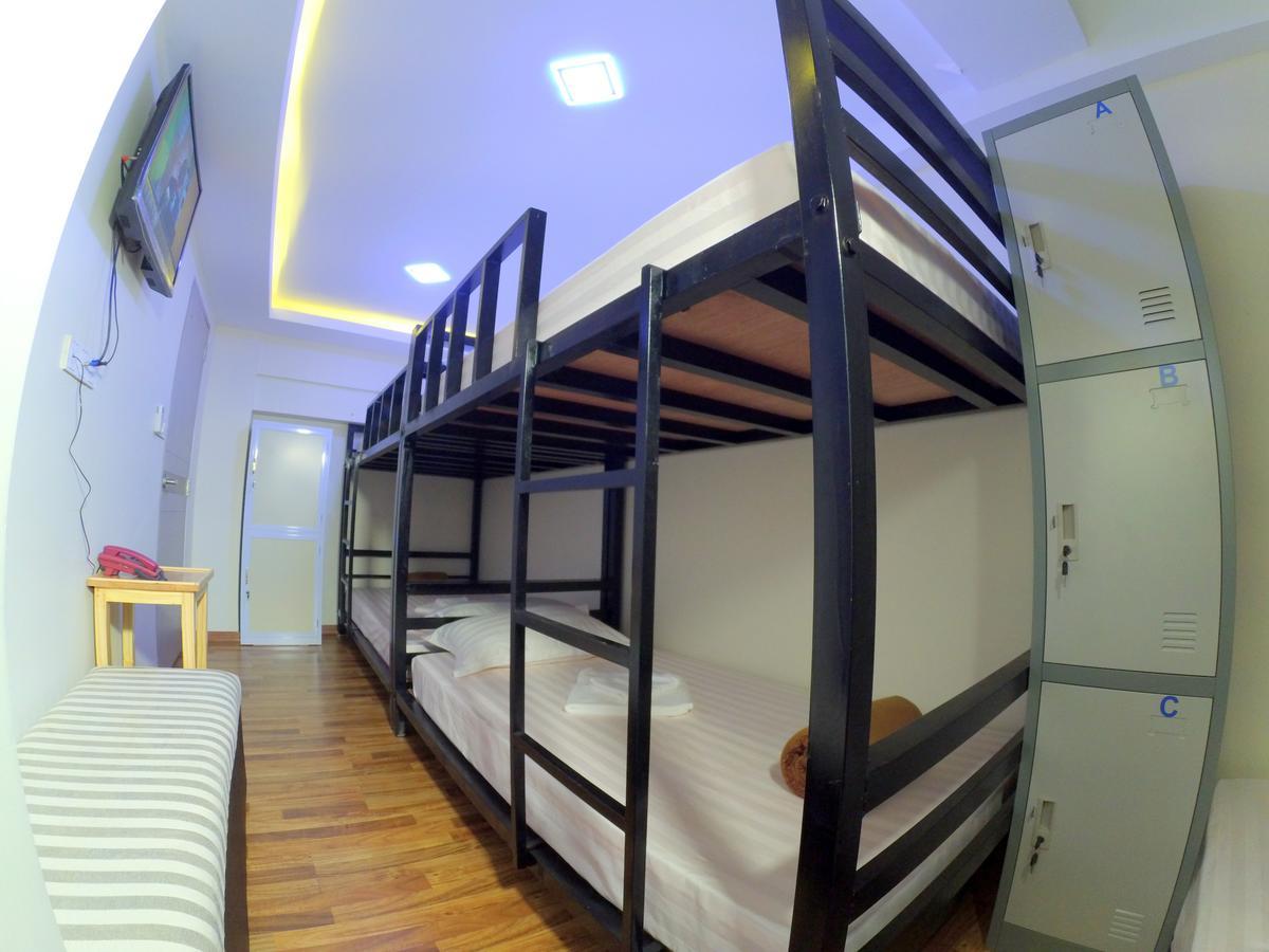 November Hostel Yangon Esterno foto